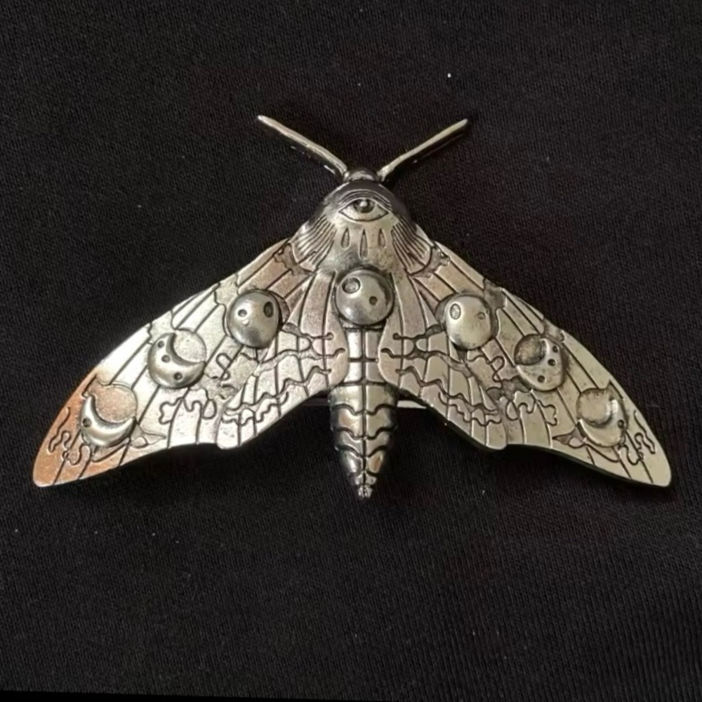 ✨Free People Lunar Phase Silver Moth Hair Clip - Picture 5 of 8